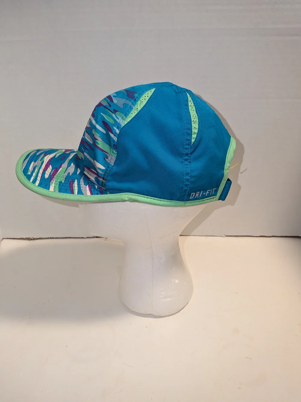 Nike Teal Blue Camo Featherlight Dri-Fit Hat with Mint Brim
